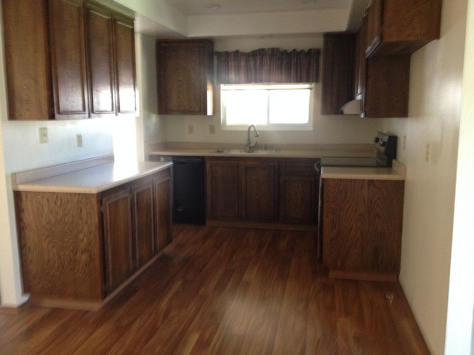 2nd image of 6852 Rayland Ct