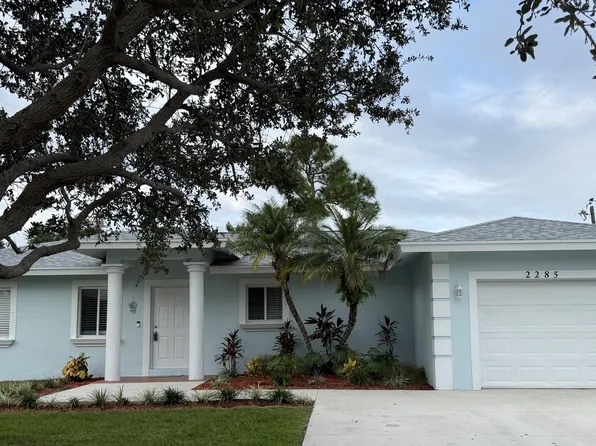 2285 SE Lucaya Street, Port St Lucie, FL 34952