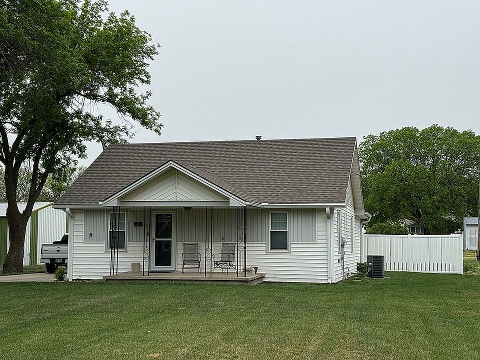 1st image of 307 Main St