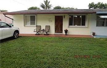 1st image of 5028 SW 92nd Ter