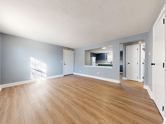 3rd image of 129 Sunnyslope Dr APT 4