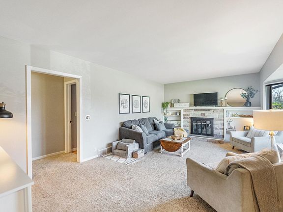 5th image of 2807 Acorn Ln