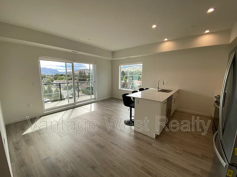 2 bed, 2.0 bath, 888 sqft, $1,800 — Photo 2