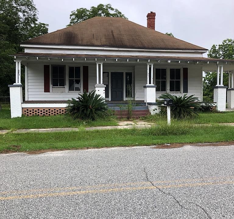 1st image of 301 Kenworth St
