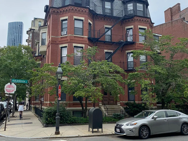 364 Marlborough St #5 — Photo 9