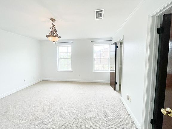 2nd image of 4837 Wabash St