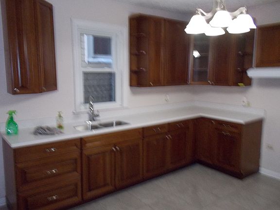 4th image of 5023 S Damen Ave