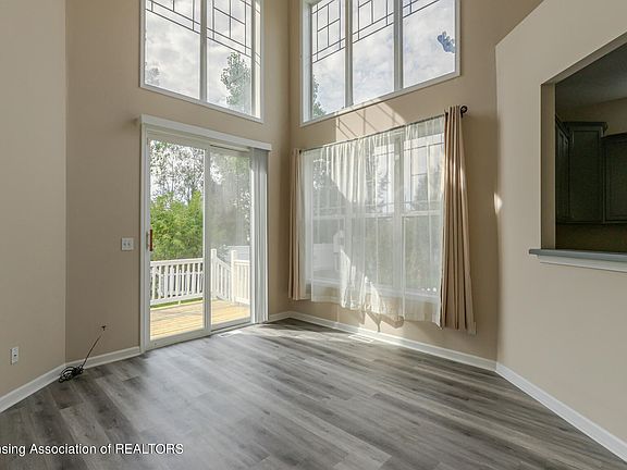5th image of 551 Anhinga Dr