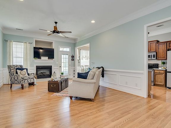 5th image of 2430 River Birch Dr