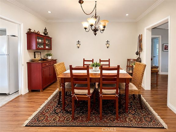 5th image of 553 Baughman Ave