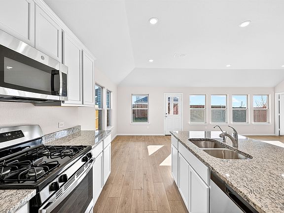 4th image of 1509 Etosha Dr