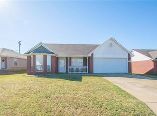608 Apple Valley Dr, Fort Smith, AR 72908