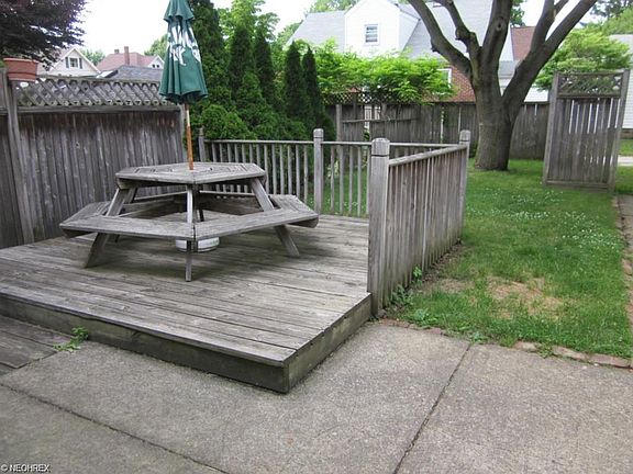3rd image of 289 Norton Ave