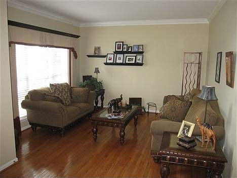 2nd image of 419 Viola Ct