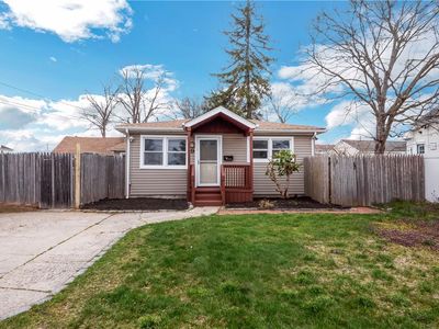 9 Benjamin Street, Bay Shore, NY, 11706