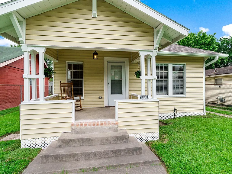3818 Kennon St — Photo 2