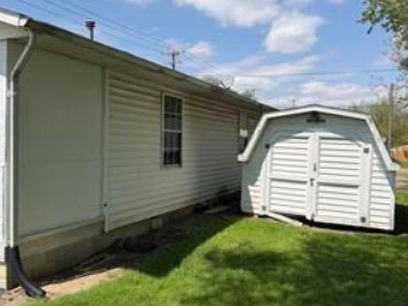 2nd image of 1400 E 7th St
