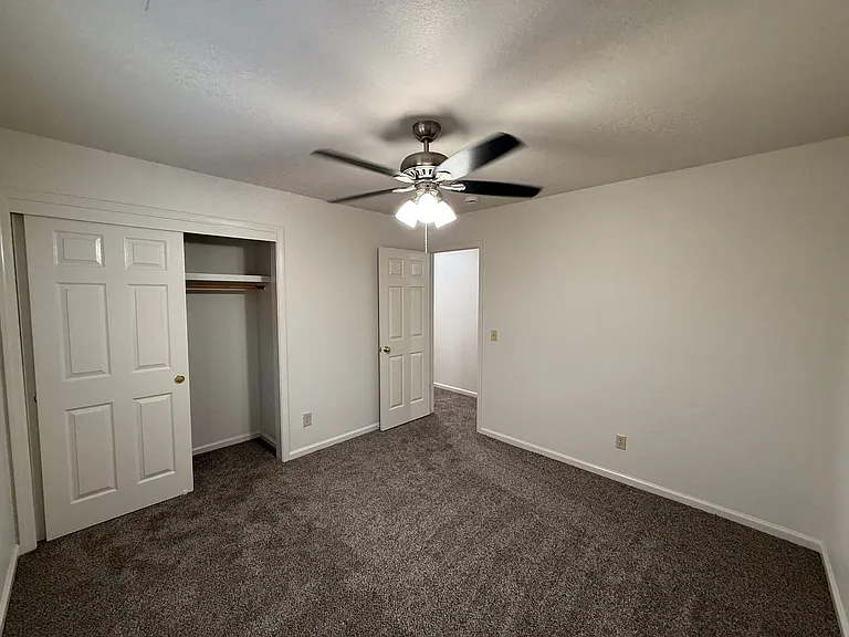 2136 Southgate Dr — Photo 20