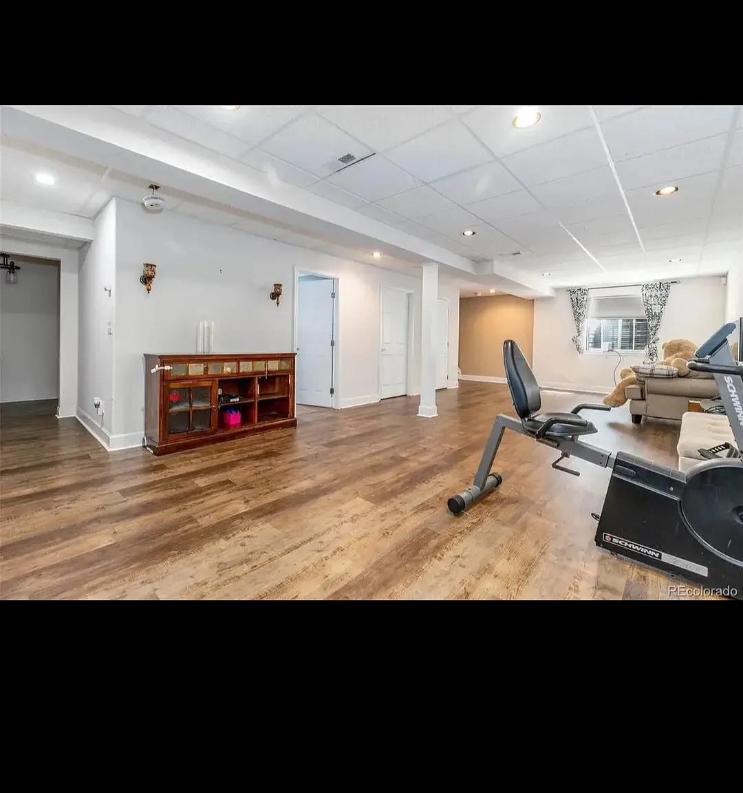 5 bed, 3700 sqft, $800 — Photo 2