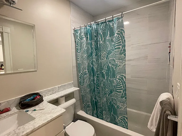 470 Green St #4 — Photo 27