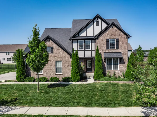 10044 Copper Saddle Bnd, Fishers, IN 46040