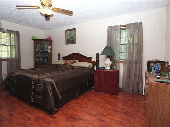4th image of 1120 N Lakeview Dr