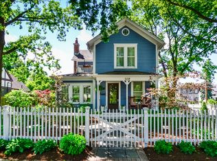 102 S 6th St, Geneva, IL 60134