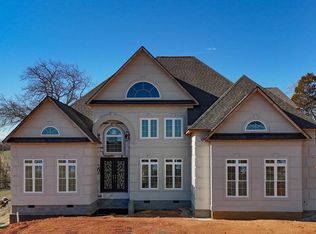 2065 Majestic Cir, Dandridge, TN 37725