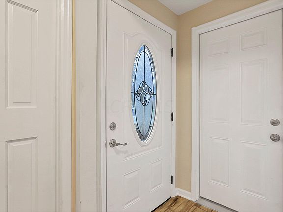 3rd image of 1174 Tillicum Dr