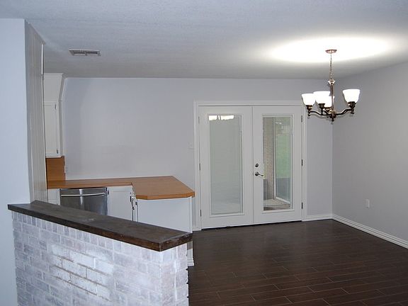 3rd image of 103 Oakland Dr