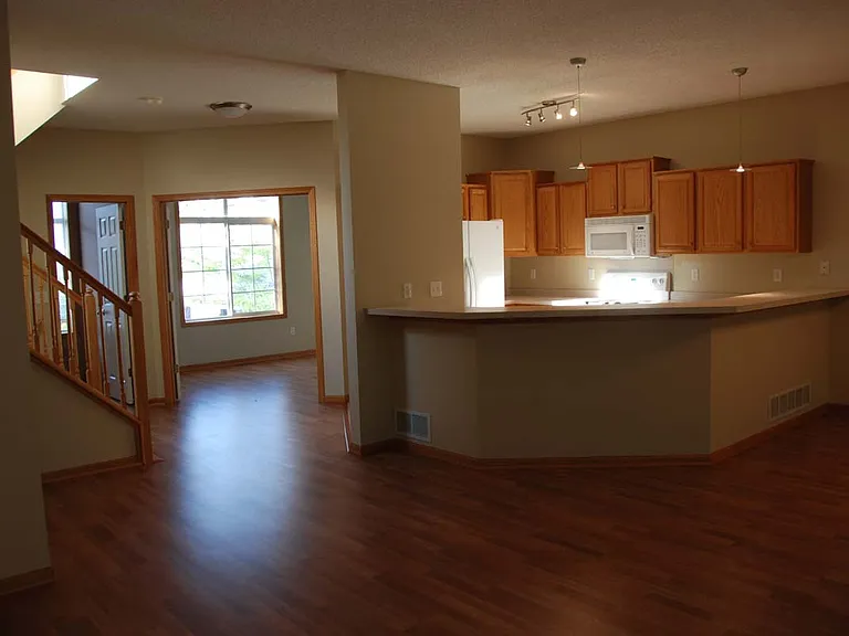 14209 Fountain Hills Ct NE #1 — Photo 3