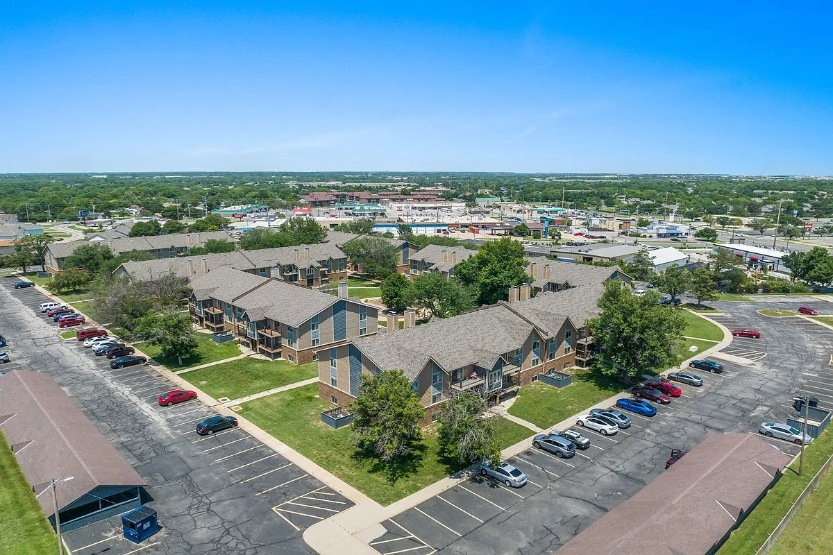 The Landing at Woodlawn Tower — Photo 4