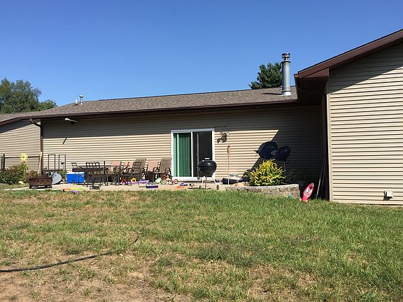 3rd image of 5 Lanewood Dr