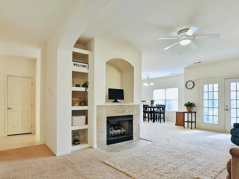 9092 Polaris Lakes Dr — Photo 2