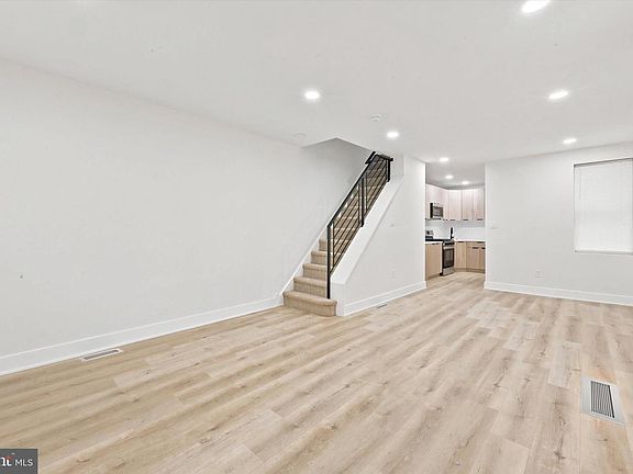 5th image of 2088 Scattergood St