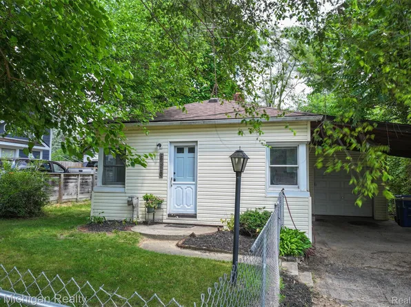 6110 Hackett St, Waterford, MI 48327