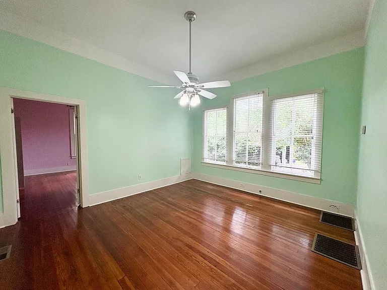 215 Versailles Blvd — Photo 11