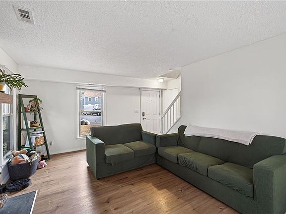 5th image of 3733 Windridge Rd