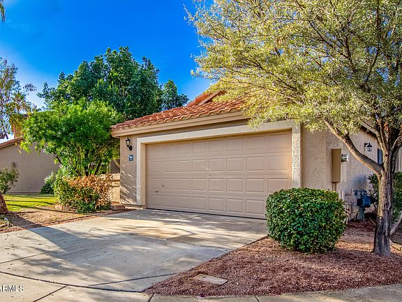 2nd image of 602 S MARINA Drive