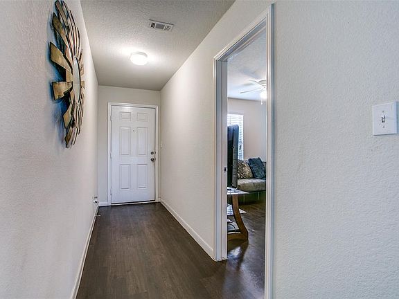 4th image of 2627 Bedrock Ln