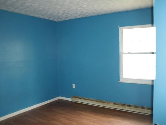 4th image of 2255 Meadowview Dr