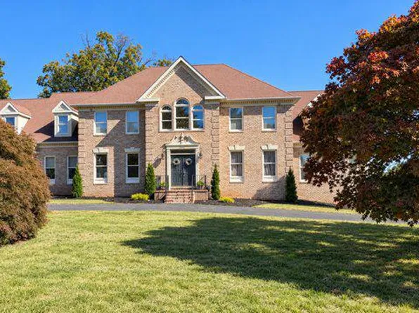 7966 Wellington Dr, Warrenton, VA 20186
