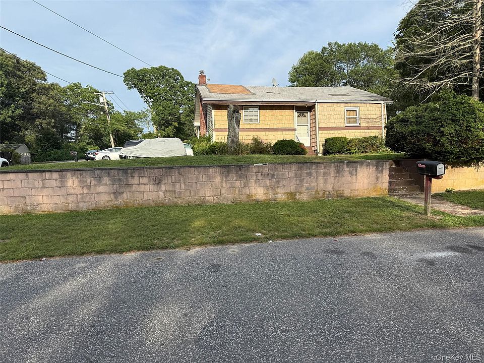 1st image of 7 Margaret Drive