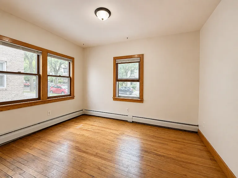 Emerson Manor Flats — Photo 20
