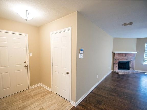 5th image of 225 Hilltop Dr