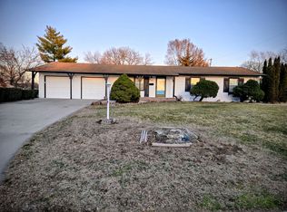 6925 Earnshaw St, Shawnee, KS 66216