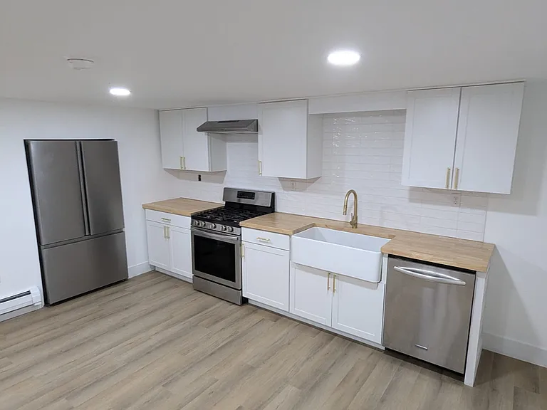 212 Joslen Blvd — Photo 9