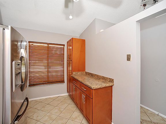 5th image of 905 Barbados Ave Unit 905