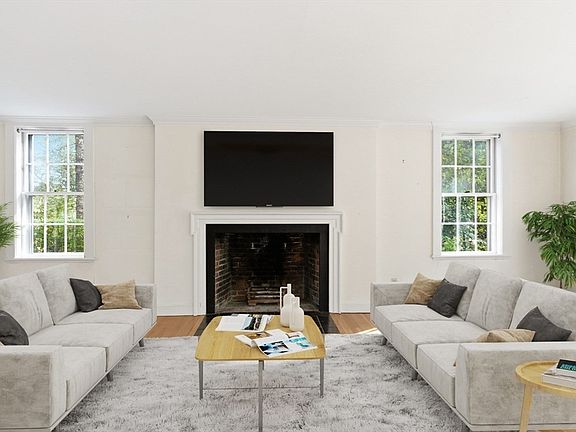 5th image of 12 Gray Gdns W