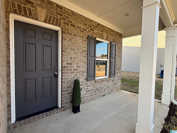 3rd image of 556 Bridlewood Cir